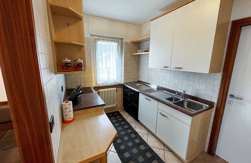 Tesero Apartamento | Apartamento vacacional "Cornon" adecuado para niños con vistas a la montaña, terraza soleada y Wi-Fi