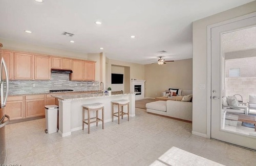 Enterprise Casa | Chill Charming 1or 2 PRIVATE BEDROOMS available ---Stunning View