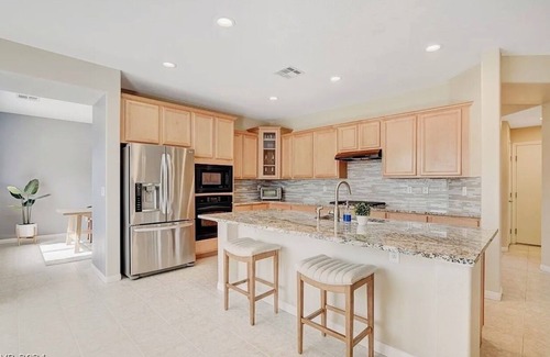 Enterprise Casa | Chill Charming 1or 2 PRIVATE BEDROOMS available ---Stunning View