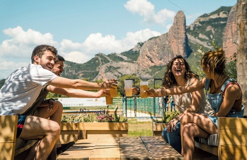 Murillo de Gállego Casa | Chill-out nature bungalow overlooking the Riglos mountains.