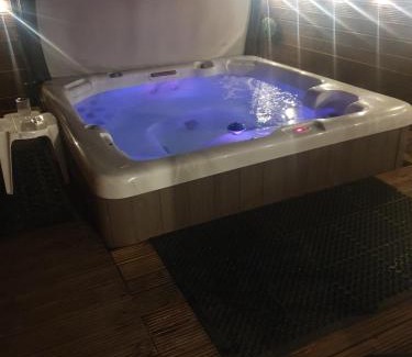 Morpeth Casa | Chillingham lodge with hot tub Felmoor Park