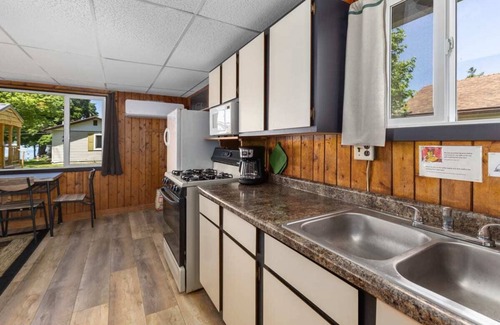 Chippewa Lake Cabina | Chippewa Bluffs Resort Combined 4BR 4BA Cabins