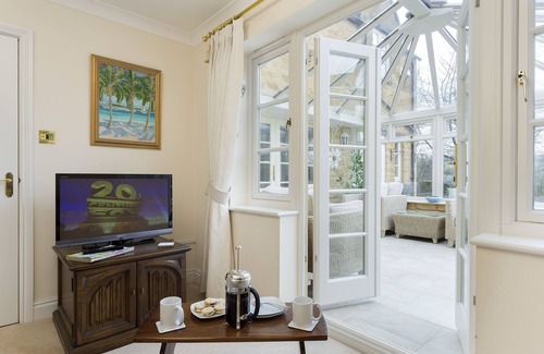 Chipping Campden Casa | Chipping Campden Modern House, Garden, upstairs/downstairs bedrooms/bathrooms.