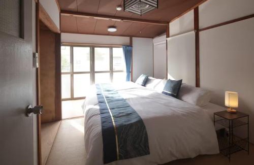Kita Ward Apartamento | Chitose-岡山倉敷駅アクセス良好-広々古民家-最大7人-無料駐車場-庭付きBBQ-