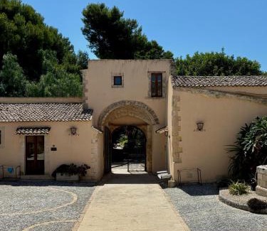 Avola Casa | Chiusa Di Carlo Agriturismo