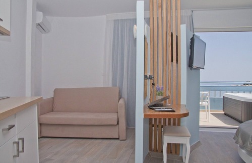 Nea Chora Hotel | Christina Beach