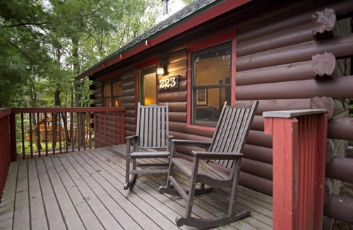 Wisconsin Dells Cabina | Christmas Mountain Village™ -Grand 2 Bedroom Cabin