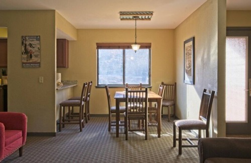 Wisconsin Dells Villa | Christmas Mountain Village™ - 2 Bedroom Villa