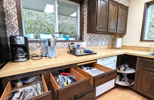 Bellingham Casa | Chuckanut Retro Retreat - Island View