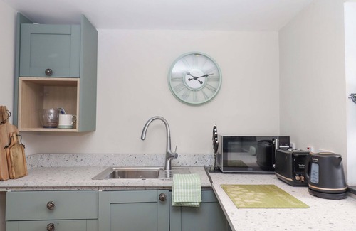 Holsworthy Cabaña | CHURCH BARN, pet friendly, with a garden in Bradworthy