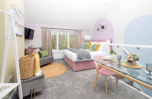 Horwich Apartamento | Church Heights Summar