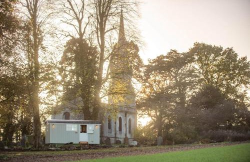 Melton Mowbray Casa | Church House Hut