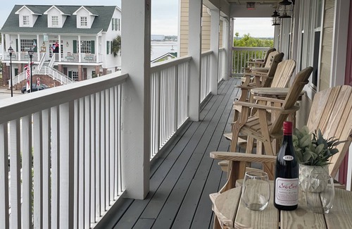 Crystal Coast Condominio | Church Street #7 -Cozy 1-bedroom condo in charming downtown Swansboro