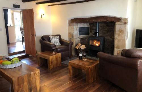 Hatherleigh Casa | Church View Cottage & Barn