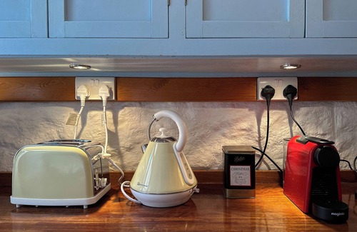 Buxton Casa | CHURCH VIEW, pet friendly, with open fire in Buxton