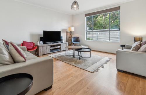 Kilburn Casa | Churchill Condo