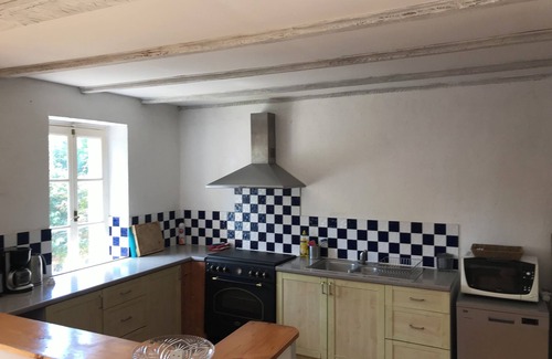 Ernes Otro | Ciderpress 6-bedroom house set in 1 hectare of gardens with pool and lake