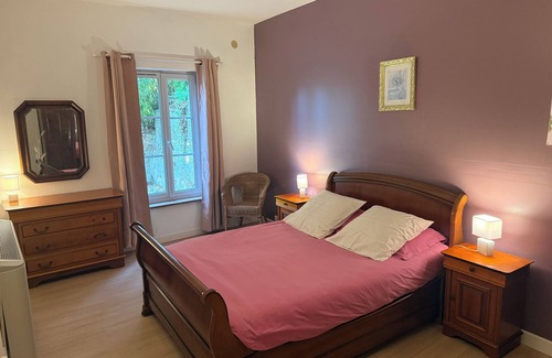 Ernes Otro | Ciderpress 6-bedroom house set in 1 hectare of gardens with pool and lake