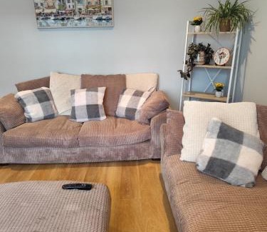 Tan-y-groes Casa | Cilhaul 3 bedroom holiday let