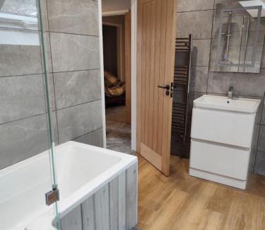 Tan-y-groes Casa | Cilhaul 3 bedroom holiday let