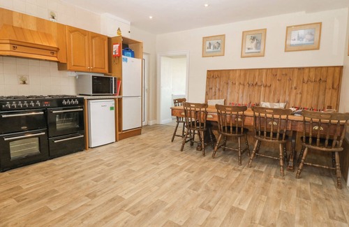 Bwlchtocyn Cabaña | CIM CANOL, pet friendly, character holiday cottage in Abersoch