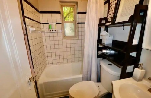 Roselawn Finance Apartamento | Cincinnati Themed, Historic Big Sky Apartments!