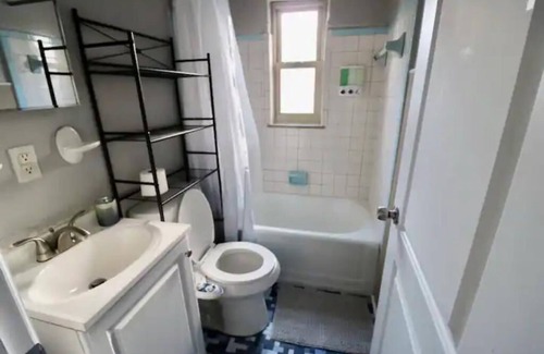 Roselawn Finance Apartamento | Cincinnati Themed, Historic Big Sky Apartments!