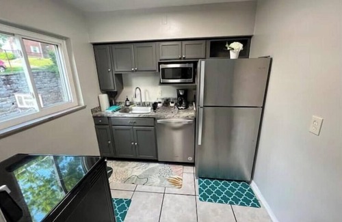 West Price Hill Apartamento | Turquoise Tranquility 2 Bedroom Apartment 13 Minutes to Downtown