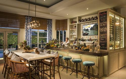 Mid Beach Hotel | Circa 39 Hotel, an IHG Hotel