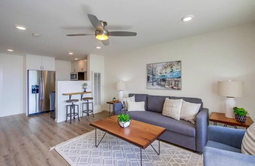 Mira Costa Condominio | City Beach House #B - Oceanfront