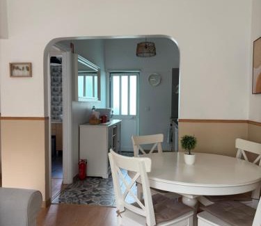 Torres Vedras Casa | City Break by StaySalmar