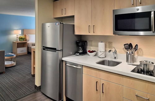 Central Business District Complejo | City Break! Spacious Rooms w/Perfect Central Locale near Canal Street