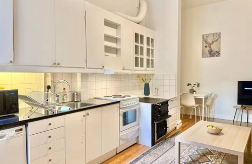 Centrum Apartamento | City Center 2BR Apt - Perfect for Workers & family