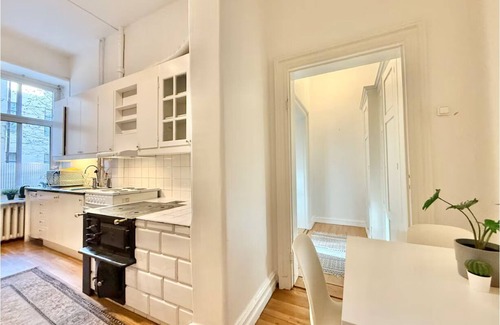 Centrum Apartamento | City Center 2BR Apt - Perfect for Workers & family