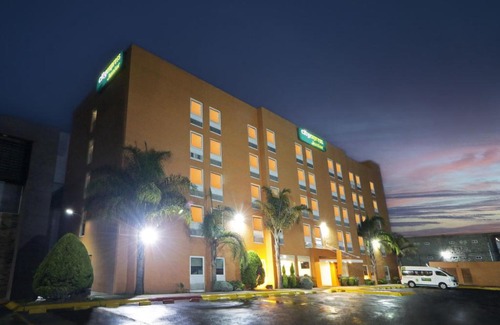Toluca Hotel | City Express Junior by Marriott Toluca Aeropuerto