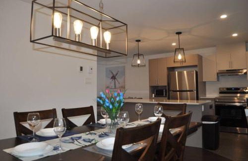 Saint-Hubert Apartamento | City Oasis with Free Parking and Stylish Urban Gem