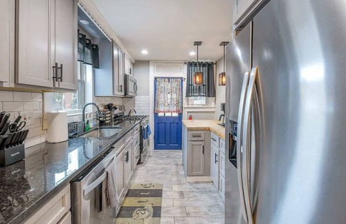 Bayview Condominio | City Retreat | Wi-Fi, Multi TVs, Pvt Parking,