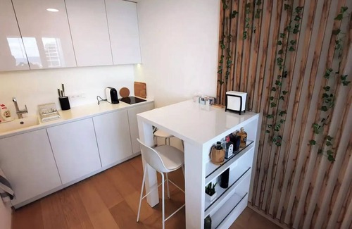 Old Town Apartamento | City view from 27th floor, free parking, keyless