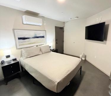 Middletown Hotel | City24 Condo Hotel Little Italy Mission Hills