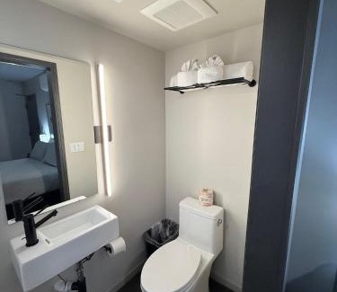 Middletown Hotel | City24 Condo Hotel Little Italy Mission Hills