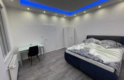 Neumuenster Casa | CityGlückNms - Direkt am Bahnhof und Einkaufszentrum
