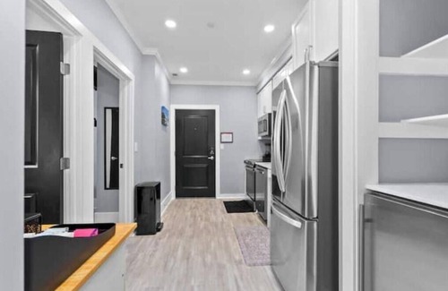 Kingman Park Apartamento | CityLights Condo+3Bed+PrivateParking+ No steps