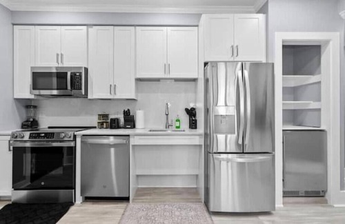 Kingman Park Apartamento | CityLights Condo+3Bed+PrivateParking+ No steps