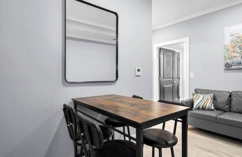 Kingman Park Apartamento | CityLights Condo+3Bed+PrivateParking+ No steps