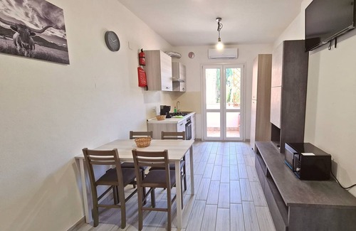 Monserrato Apartamento | Civico 14| 3, Cozy and modern independent apartment in Monserrato.
