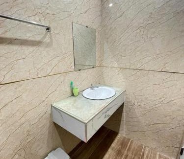 Binh Thuy Hotel | CKC Motel - Near Can Tho City Center