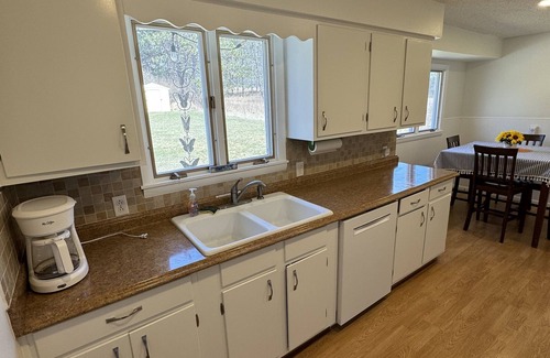Bellaire Casa | Clam Lake Access - sleeps 12. Close to Torch Lake. Between Bellaire and Alden