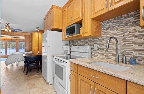 Clam River Apartamento | ClamTorchLake Retreat Waterfront