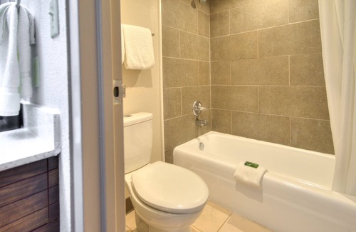 Gatlinburg Hotel | Clarion Pointe Downtown Gatlinburg