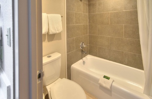 Gatlinburg Hotel | Clarion Pointe Downtown Gatlinburg